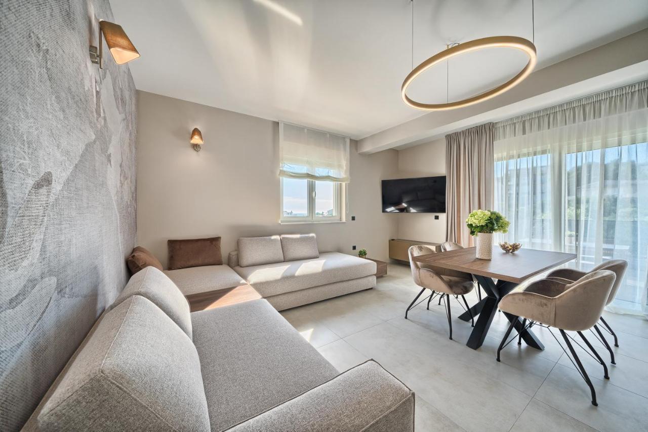 Residence Franc Примоштен Екстер'єр фото